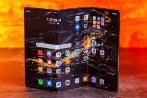 Обзор смартфона Huawei Mate XT