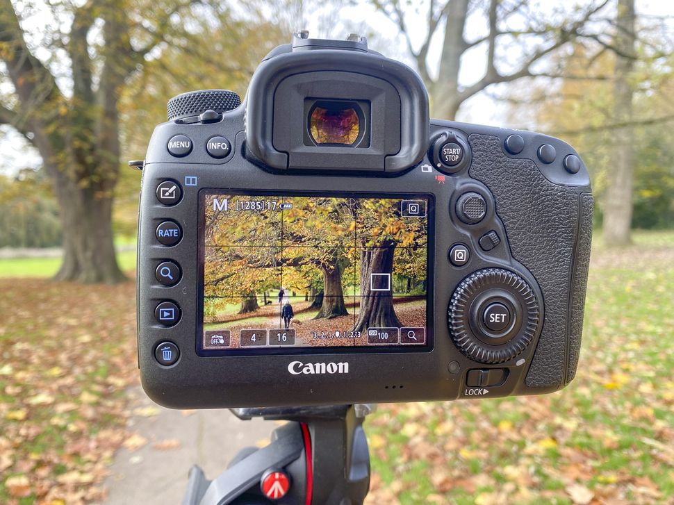 Canon EOS 5D Mark IV-6