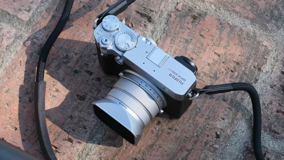 Fujifilm GFX100RF-2
