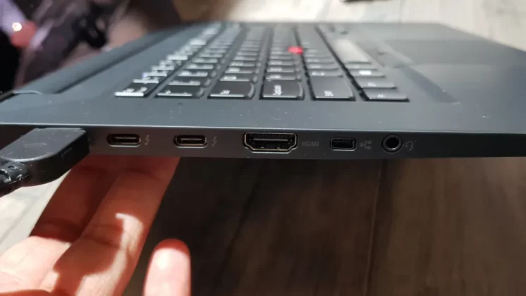 Lenovo ThinkPad X1 Extreme-7