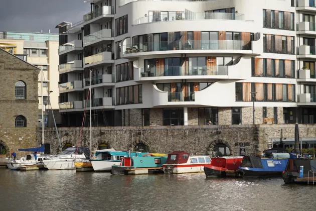 Sony E 70-350 мм f/4,5-6,3 G OSS-4