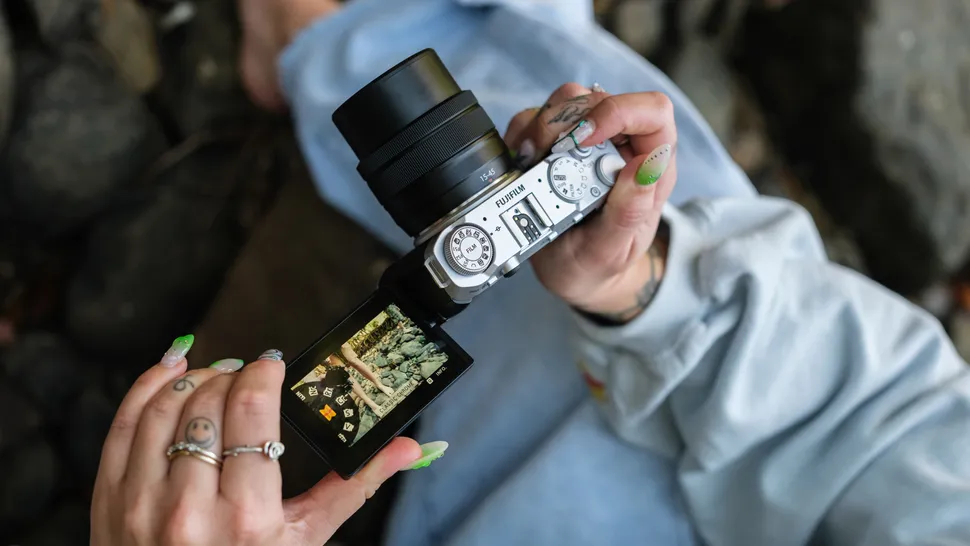 Canon EOS R50 V или Fujifilm X-M5-5