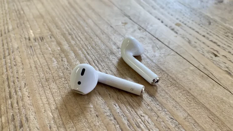 Apple AirPods (2019)-2