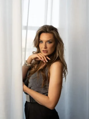 Fujifilm GFX 100RF против Fujifilm X100VI: стоит ли платить больше? фото