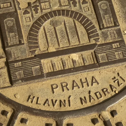 Fujifilm GFX 100RF против Fujifilm X100VI: стоит ли платить больше? фото