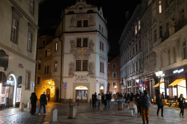 Fujifilm GFX 100RF против Fujifilm X100VI: стоит ли платить больше? фото