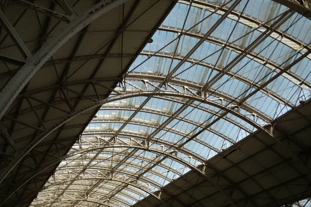 Fujifilm GFX 100RF против Fujifilm X100VI: стоит ли платить больше? фото