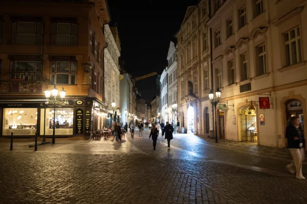 Fujifilm GFX100RF против Fujifilm X100VI