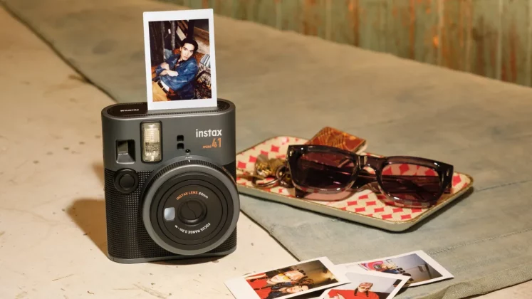 Новая стильная камера Fujifilm Instax Mini 41 фото
