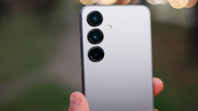 Выпускать Galaxy S26 на рынок в спешке из-за iPhone 17 было бы огромной ошибкой для Samsung