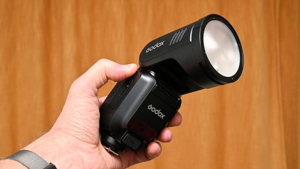 Godox V100