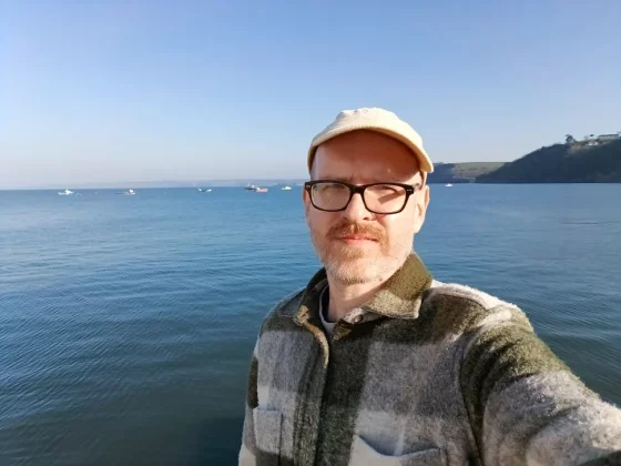 Обзор Honor 400 Lite: бюджетный смартфон с функциями iPhone 16 Pro Max фото