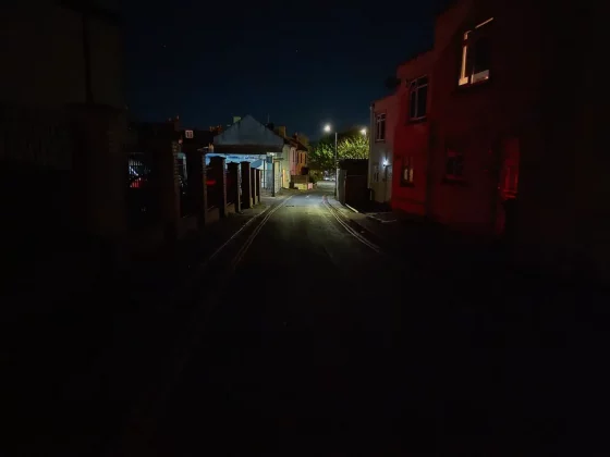 Обзор Honor 400 Lite: бюджетный смартфон с функциями iPhone 16 Pro Max фото