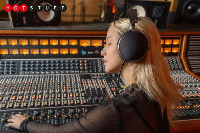 LCD-S20 Новые наушники Audeze LCD-S20 оснащены новой технологией SLAM