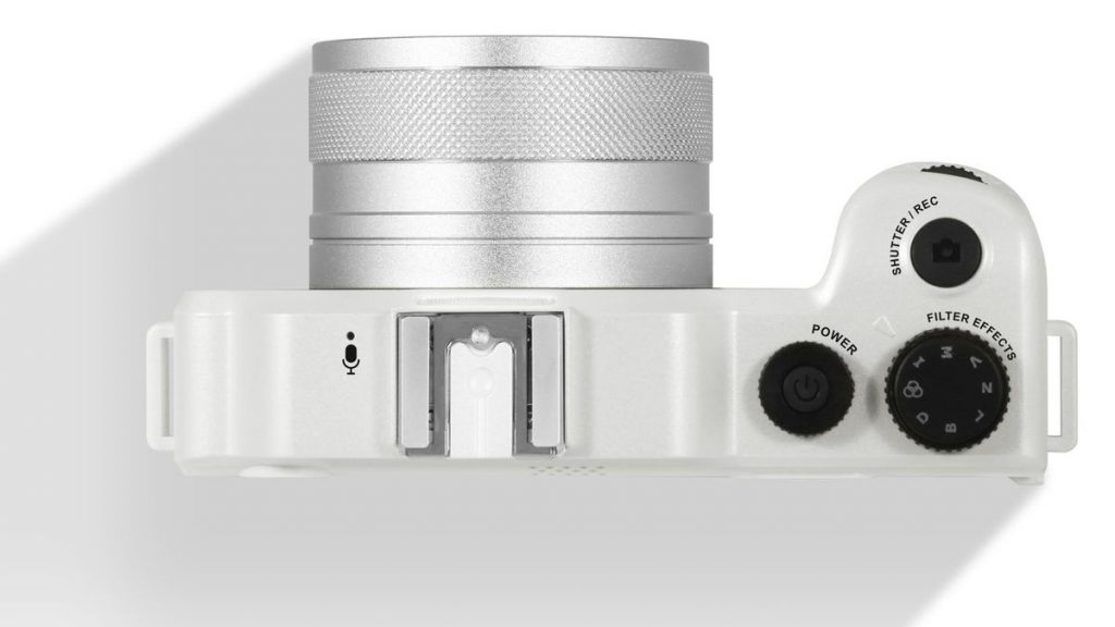 Дешёвая компактная камера Minolta MND65 похожа на Hasselblad картинка Minolta MND65-1