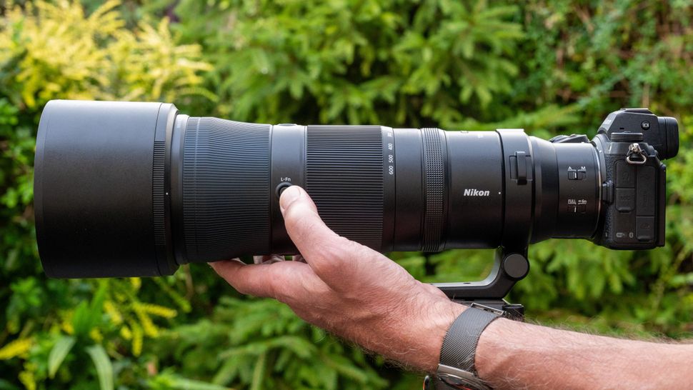 Лучшие объективы для фотосъемки сафари в 2025 году картинка Nikon Z 180-600mm f 5.6-6.3 VR