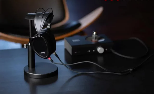 Noire X Noire X – эти плоские наушники выглядят так же великолепно, как и звучат