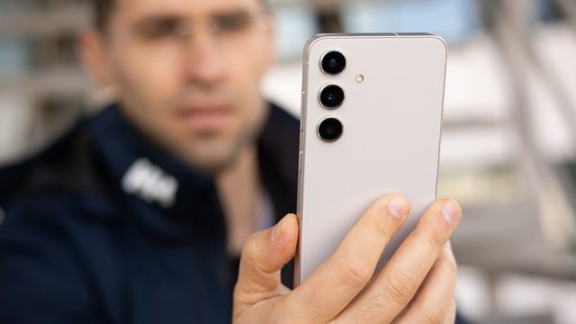 Шокирующая новость! Samsung тормозит выпуск One UI 7