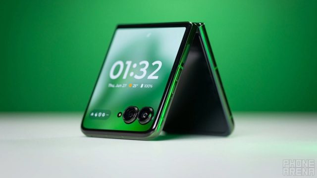 Motorola готовит презентацию Razr+ (2025) с мощным чипом и ярким экраном