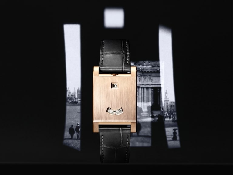 Часы Cartier Tank à Guichets