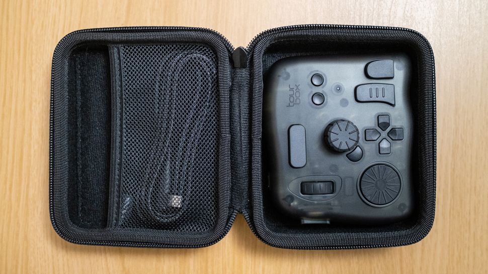 Обзор TourBox Elite: универсальный беспроводной контроллер картинка TourBox Elite