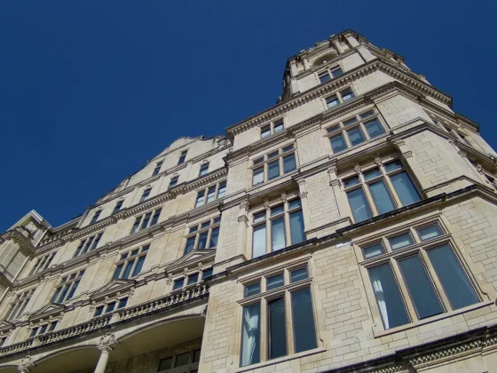 Обзор Yashica City 100: продвинутая «дешевая» камера с зумом фото