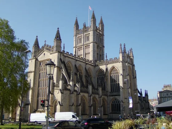 Обзор Yashica City 100: продвинутая «дешевая» камера с зумом фото