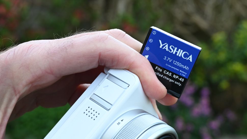 Yashica City 100