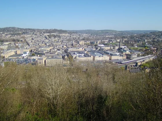 Обзор Yashica City 100: продвинутая «дешевая» камера с зумом фото