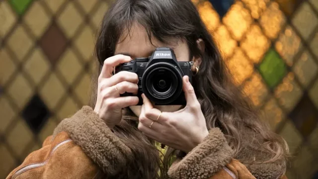 Компания Nikon представила полнокадровую беззеркальную камеру Z5 II