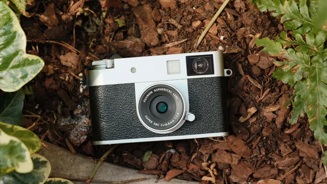 364603Новая Fujifilm X Half сочетает плёнку и цифру