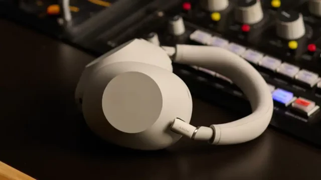 Sony WH-1000XM6-1