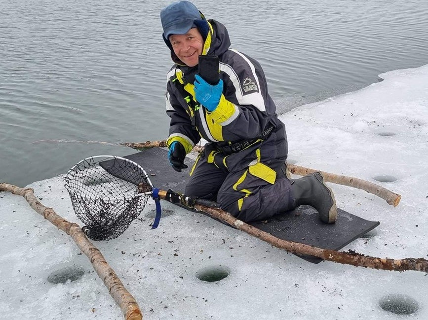 Samsung Galaxy S23 Ultra прошёл тест ледяной водой на ура