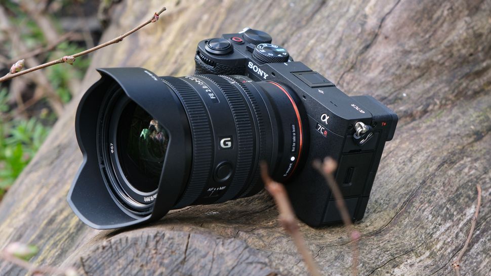 Sony FE 24-50mm f/2.8 G