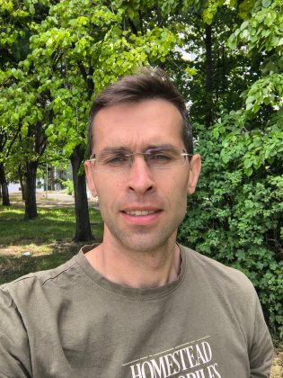 Motorola Razr 2025-23