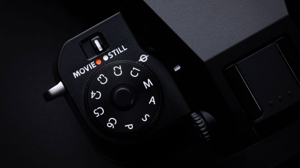 Fujifilm GFX 100S II или Fujifilm GFX 100S-3