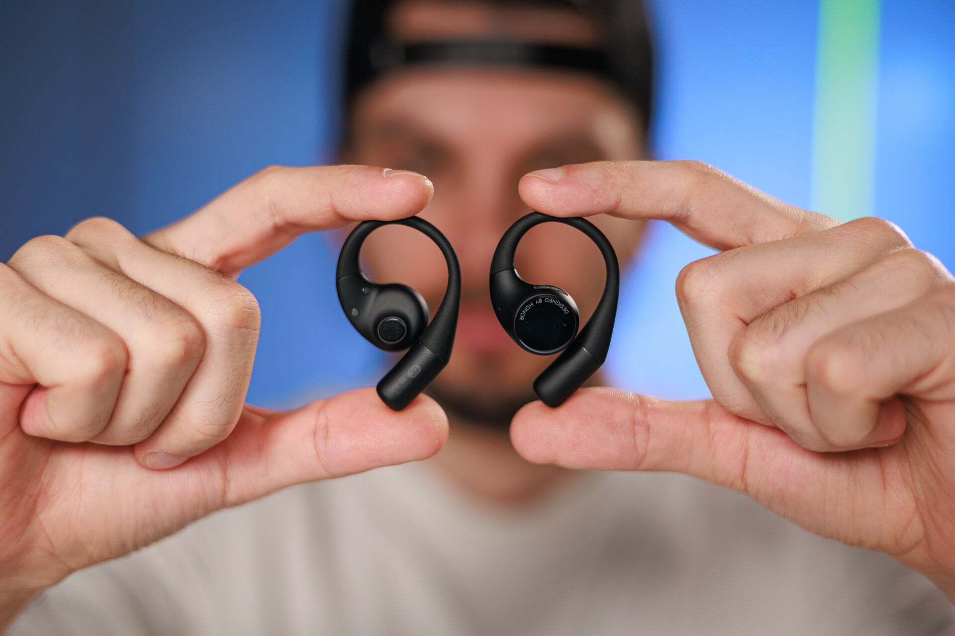 Apple лидирует на TWS-рынке-4