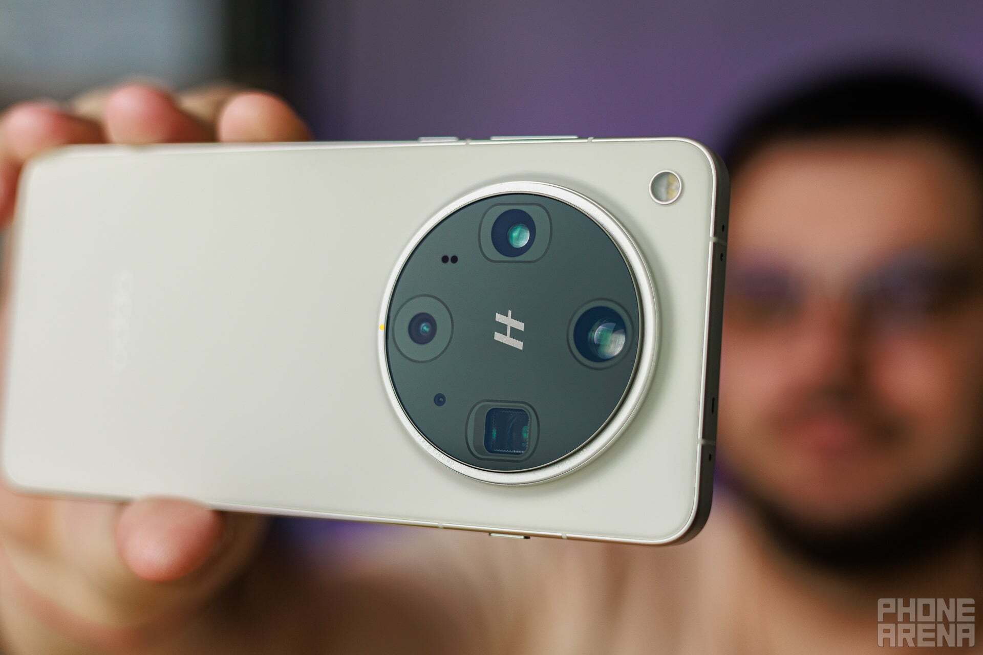 Oppo Find X8 Ultra-1