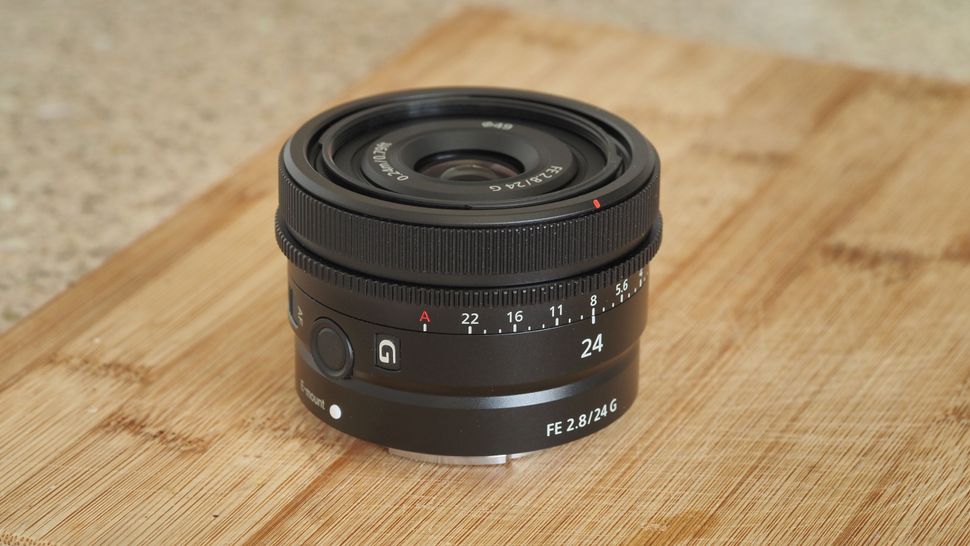Sony FE 24mm f/2.8 G