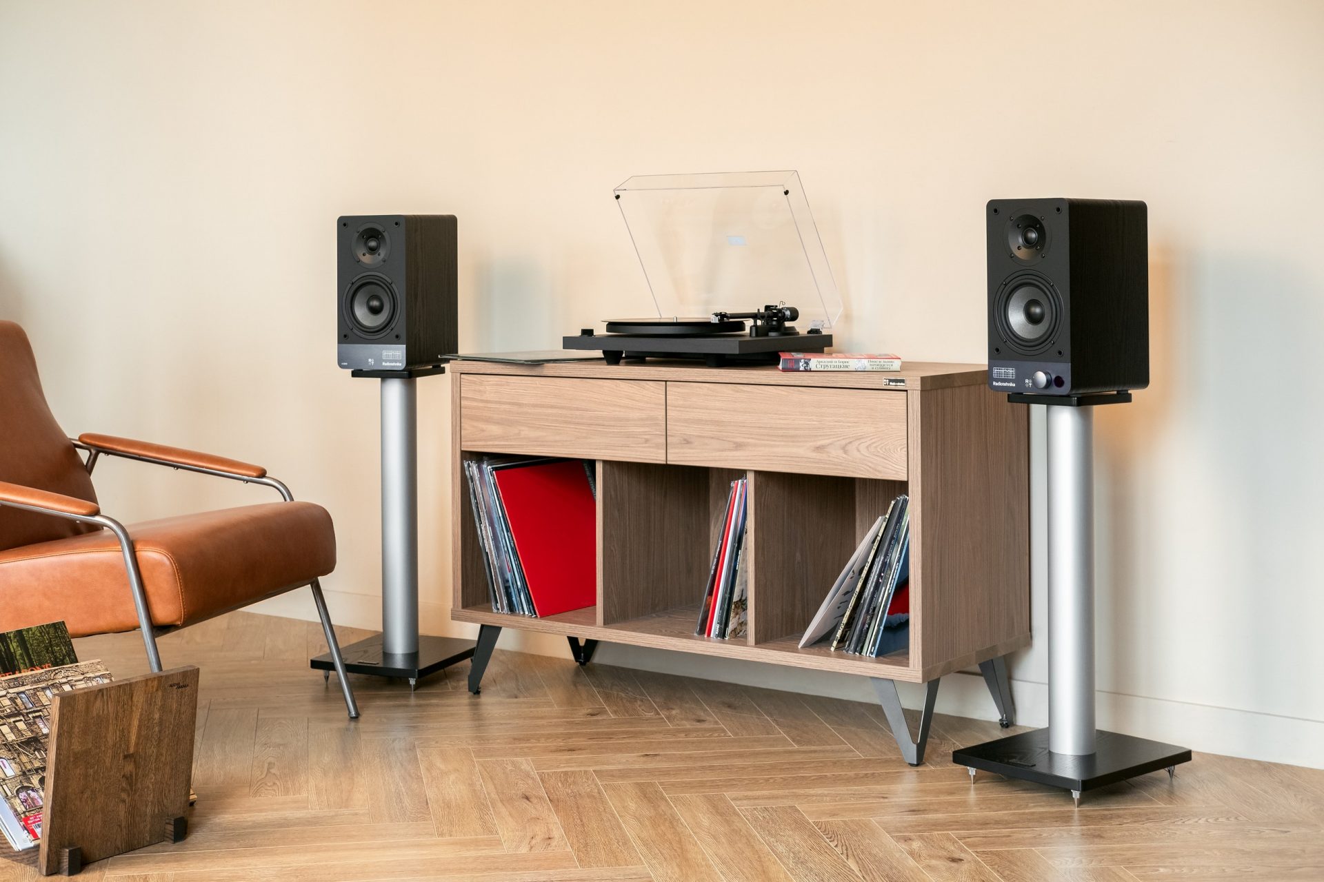 Уверенный и многообещающий старт: Обзор проигрывателя грампластинок Radiotehnika Старт картинка Уверенный и многообещающий старт: Обзор проигрывателя грампластинок Radiotehnika Старт