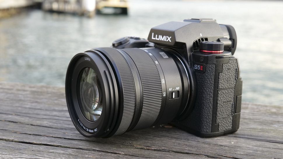 Panasonic Lumix G9 II против S5 II-7