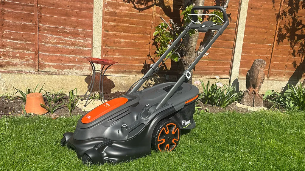 аккумуляторные газонокосилки