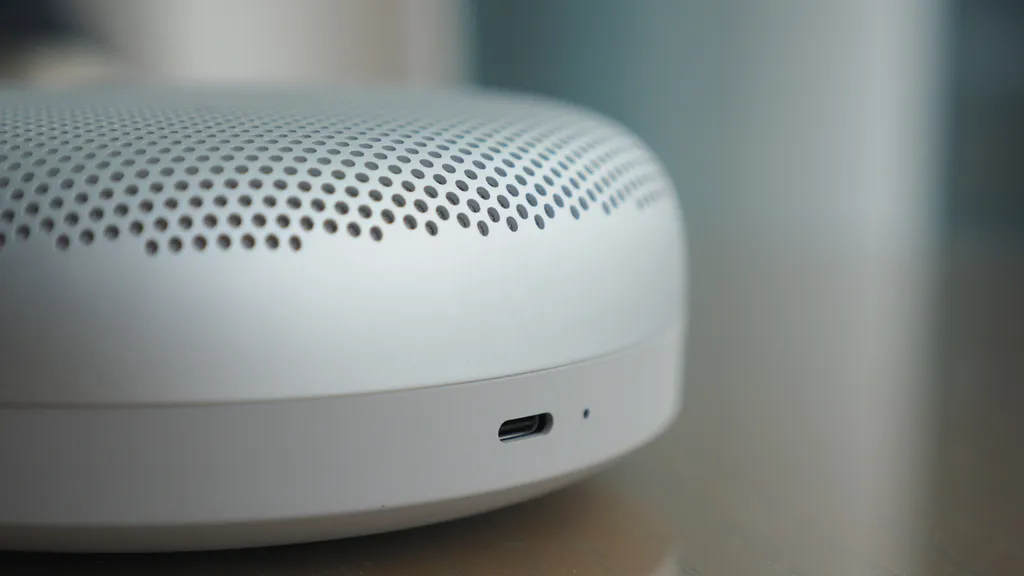 Bang & Olufsen Beosound A1 3rd Gen