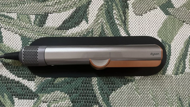 Dyson Airstrait