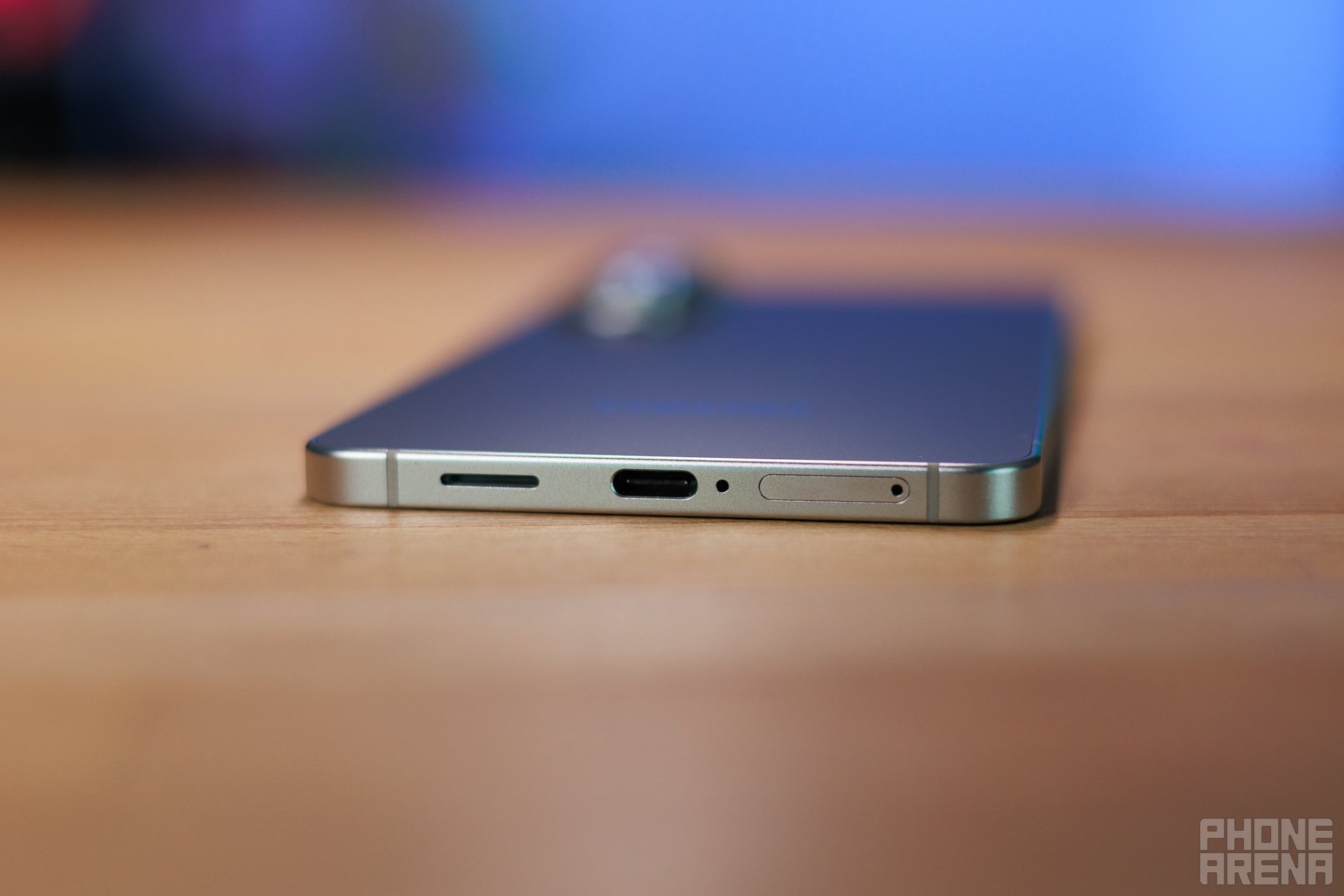 Подробный обзор Galaxy S25 Edge — стоит ли покупать в 2025? картинка Galaxy S25 Edge