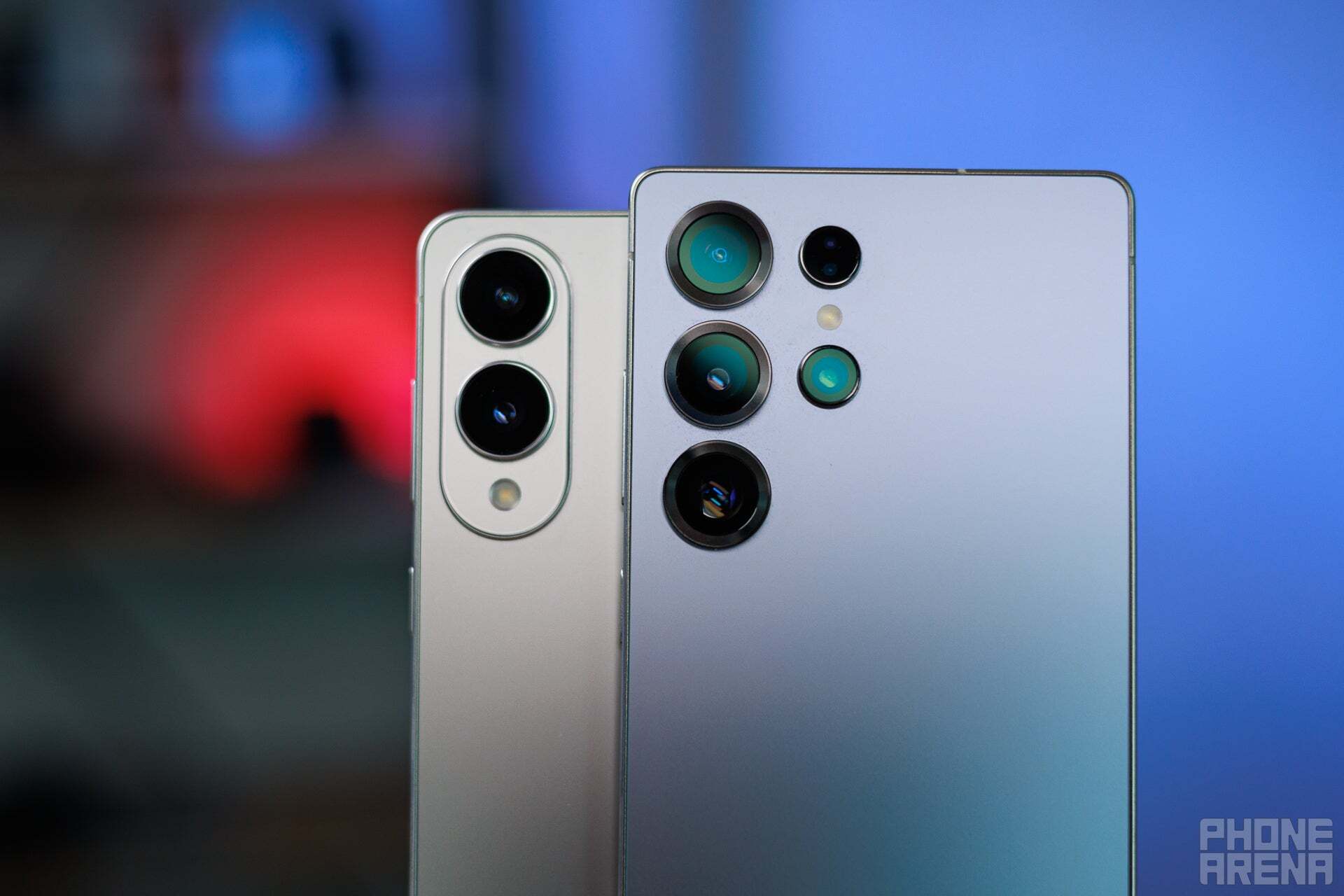 Galaxy S25 Edge против Galaxy S25 Ultra красота против мощи