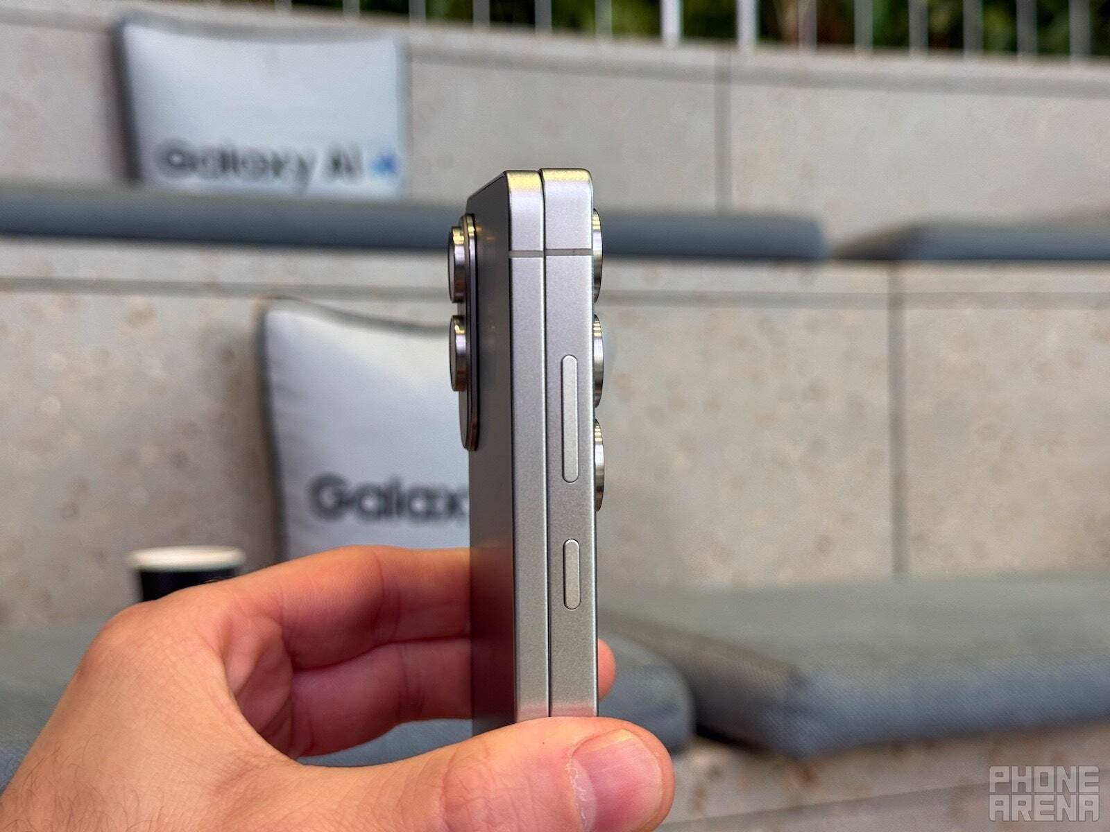 Galaxy S25 Edge против Galaxy S25 Ultra сверхтонкий или сверхбольшой