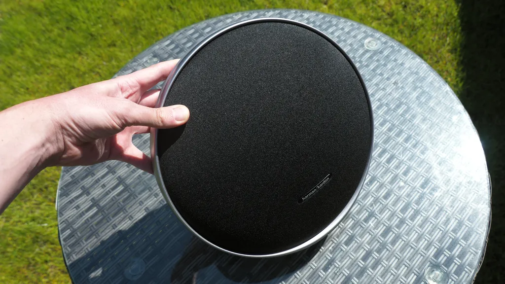 Harman Kardon Onyx Studio 9