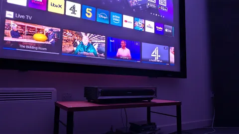 Обзор Hisense PX3: мощный ультракороткофокусный проектор картинка Hisense PX3