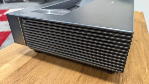 Обзор Hisense PX3: мощный ультракороткофокусный проектор картинка Hisense PX3